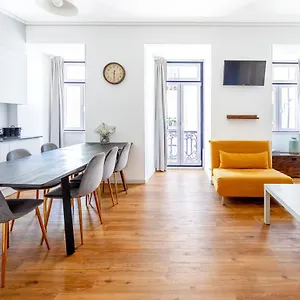 Apartment Intendente 3bedroom With Balcony, Lisbon