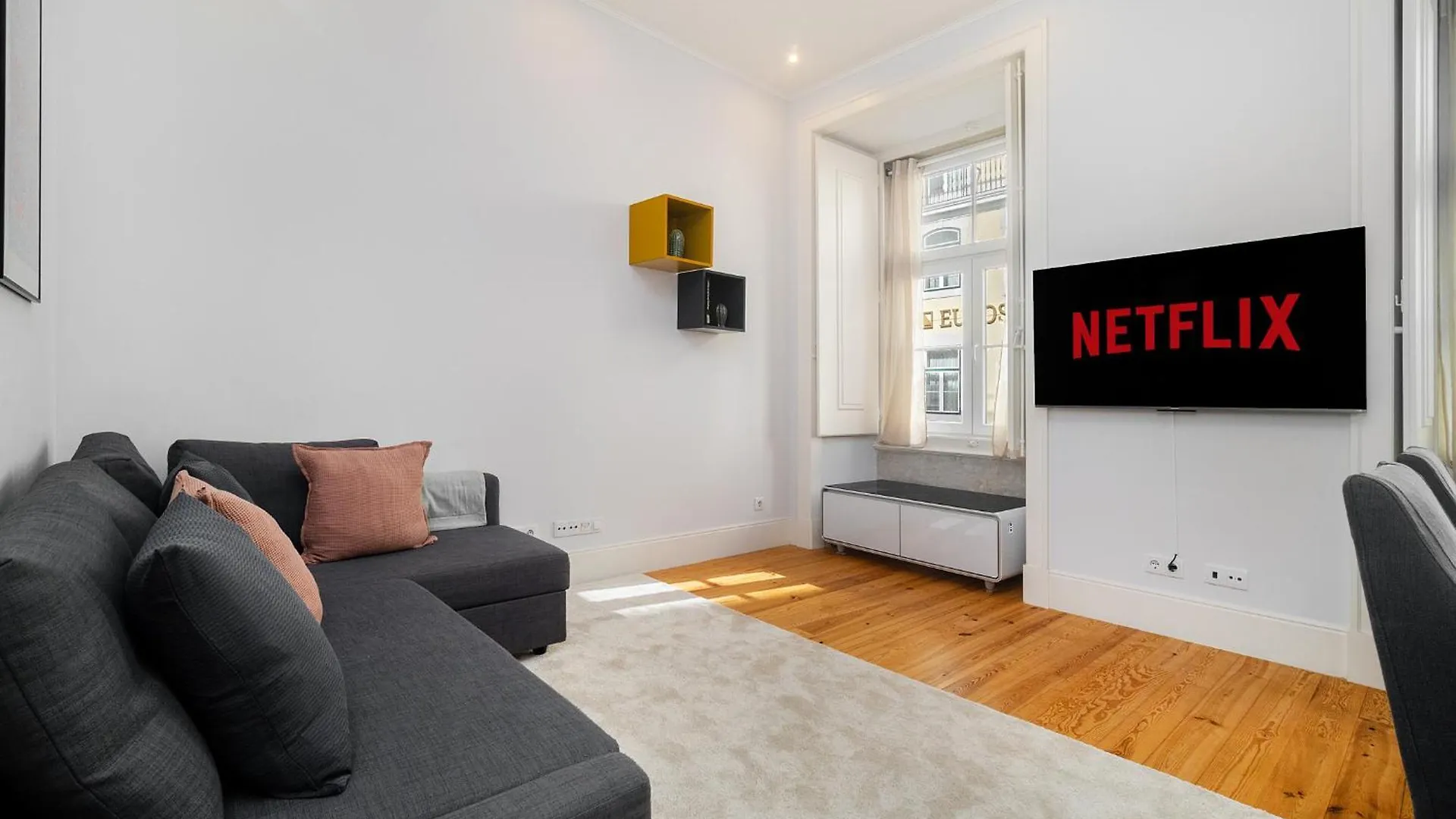 Whome Elegant Stay In Lisbons Historic Downtown Apartment Lisbon
